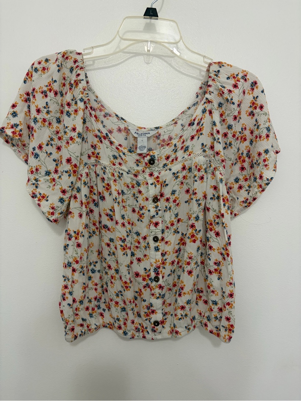 Arizona Jean Company Cream Floral Button-Front Blouse with Multicolor Blooms